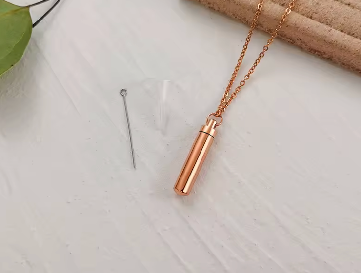 Locket MIST: Fragrance You Wear, Memories You Carry. Gift Perfume Holder Necklace for Men and Women